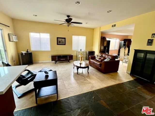 17355 Lemac Street, Northridge (los Angeles), CA 91325