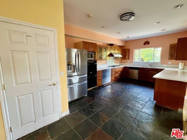 17355 Lemac Street, Northridge (los Angeles), CA 91325