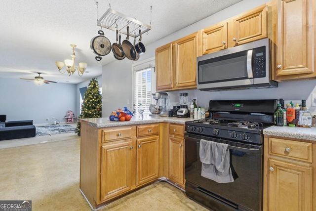 645 Wildboar Court, Fairburn, GA 30213