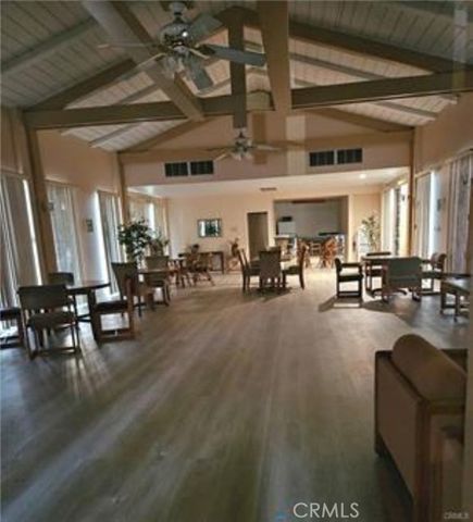 18307 Burbank Boulevard 41, Tarzana (los Angeles), CA 91356