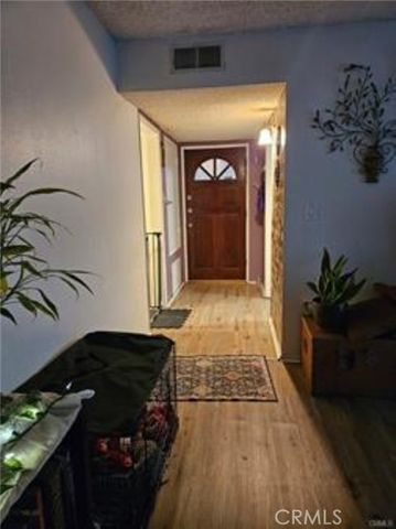 18307 Burbank Boulevard 41, Tarzana (los Angeles), CA 91356