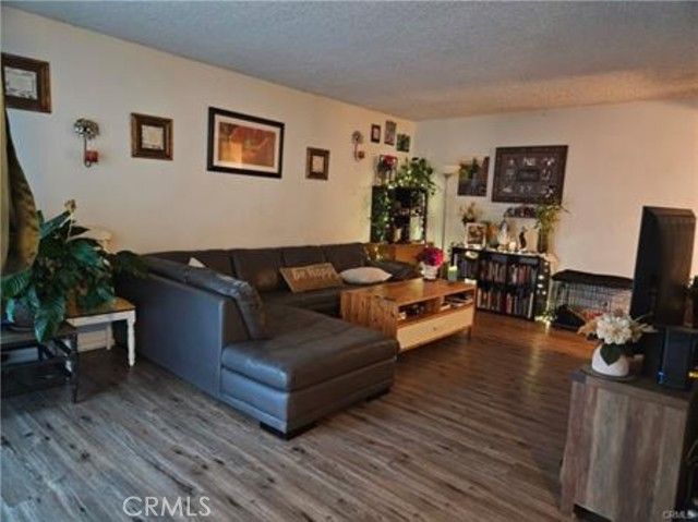 18307 Burbank Boulevard 41, Tarzana (los Angeles), CA 91356