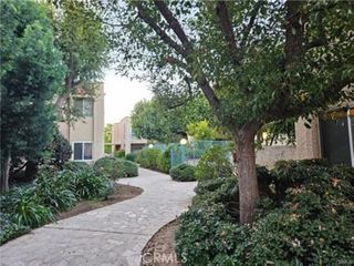 18307 Burbank Boulevard 41, Tarzana (los Angeles), CA 91356