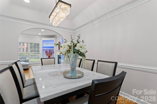 220 35th Avenue NE, Hickory, NC 28601