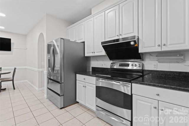 220 35th Avenue NE, Hickory, NC 28601