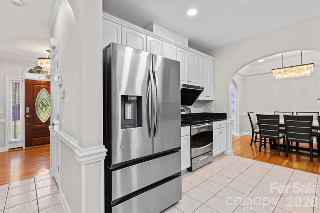 220 35th Avenue NE, Hickory, NC 28601