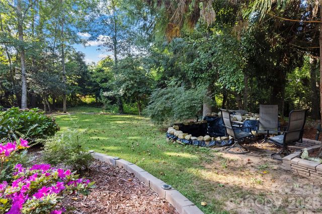 220 35th Avenue NE, Hickory, NC 28601