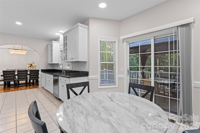 220 35th Avenue NE, Hickory, NC 28601