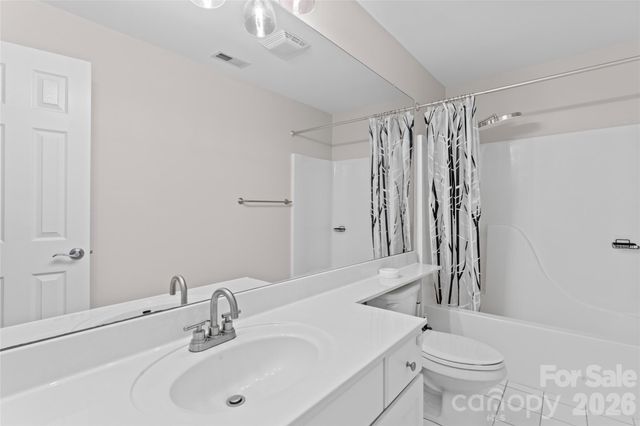 220 35th Avenue NE, Hickory, NC 28601