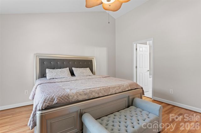 220 35th Avenue NE, Hickory, NC 28601