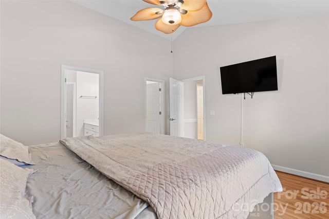 220 35th Avenue NE, Hickory, NC 28601