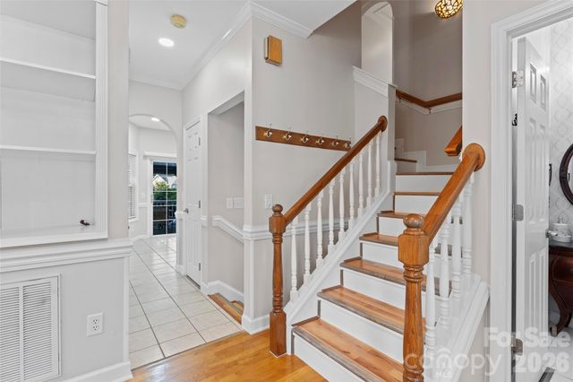 220 35th Avenue NE, Hickory, NC 28601