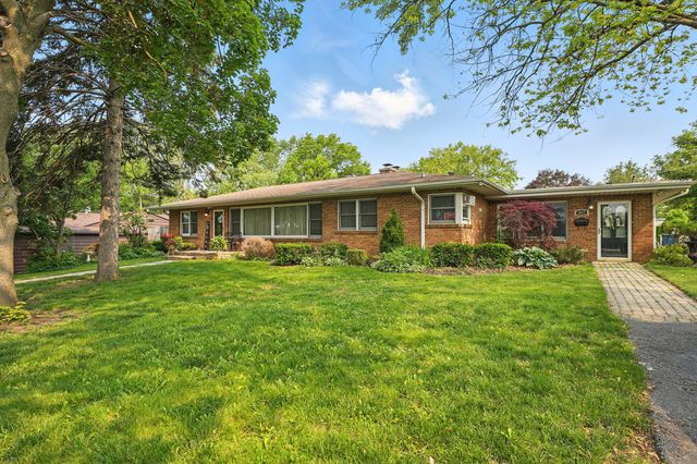 353 E Butterfield Road, Elmhurst, IL 60126