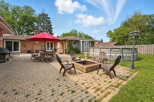 353 E Butterfield Road, Elmhurst, IL 60126