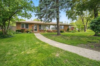 353 E Butterfield Road, Elmhurst, IL 60126