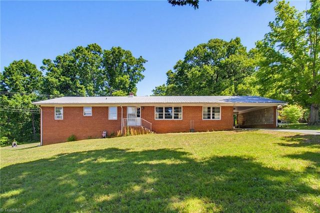 605 Clarksbury Church Road, Thomasville, NC 27360