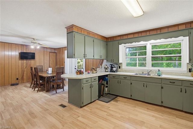 605 Clarksbury Church Road, Thomasville, NC 27360