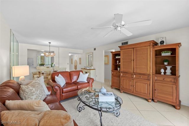 219 Fox Glen DR 1203, Naples, FL 34104