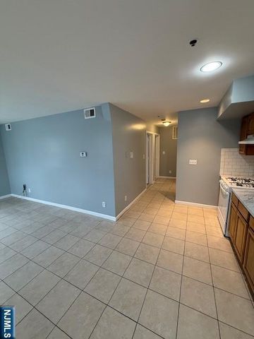 358 Hawthorne Avenue 356, Newark, NJ 07112