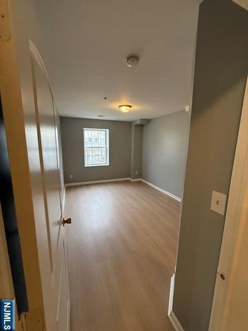 358 Hawthorne Avenue 356, Newark, NJ 07112