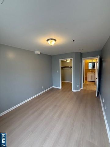 358 Hawthorne Avenue 356, Newark, NJ 07112