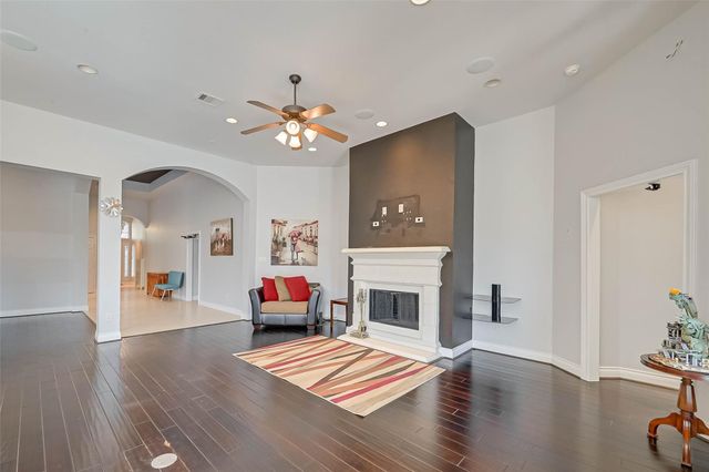 5422 Linden Rose Lane, Sugar Land, TX 77479