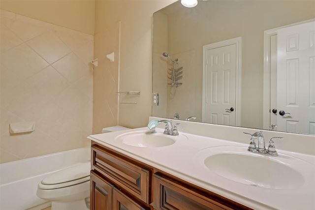 5422 Linden Rose Lane, Sugar Land, TX 77479