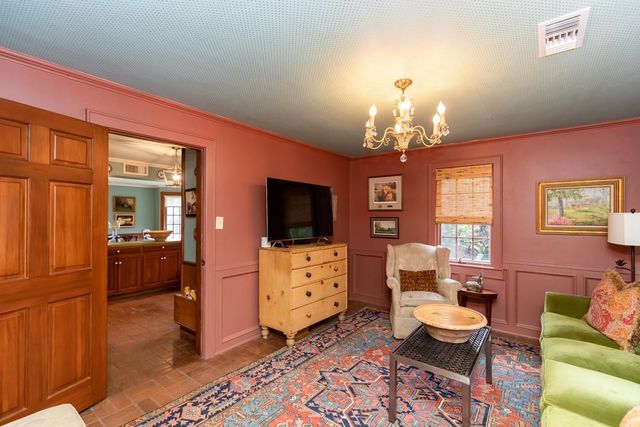 880 W Walton Road, Lumberton, TX 77657