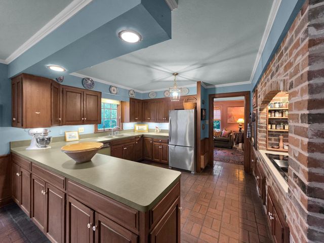 880 W Walton Road, Lumberton, TX 77657