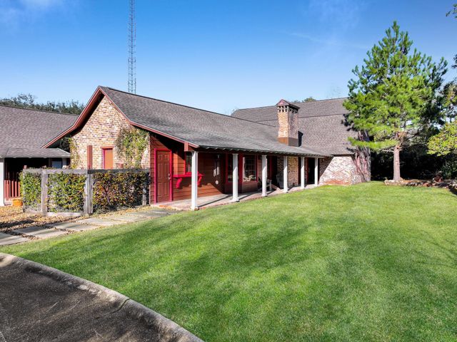 880 W Walton Road, Lumberton, TX 77657