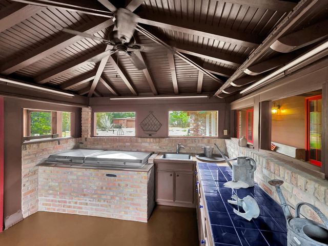 880 W Walton Road, Lumberton, TX 77657