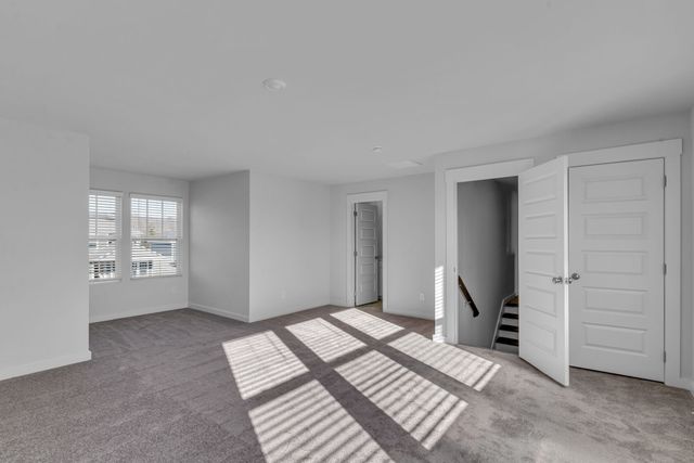 814 Nightingale Avenue, Hendersonville, TN 37075