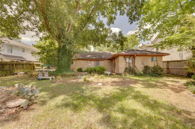 4503 Coachman Drive, Baytown, TX 77521