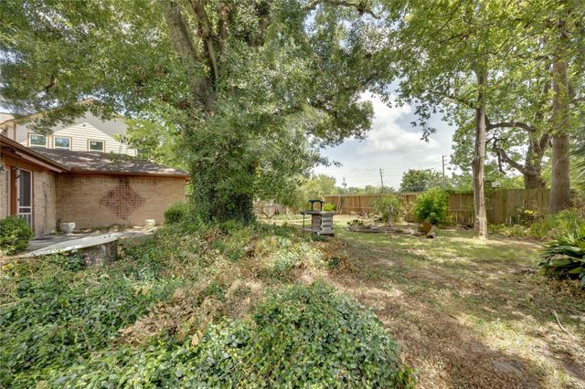 4503 Coachman Drive, Baytown, TX 77521