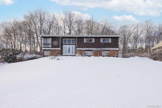 75 Tennyson Drive, Nanuet, NY 10954