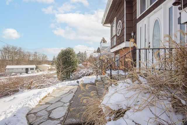 75 Tennyson Drive, Nanuet, NY 10954