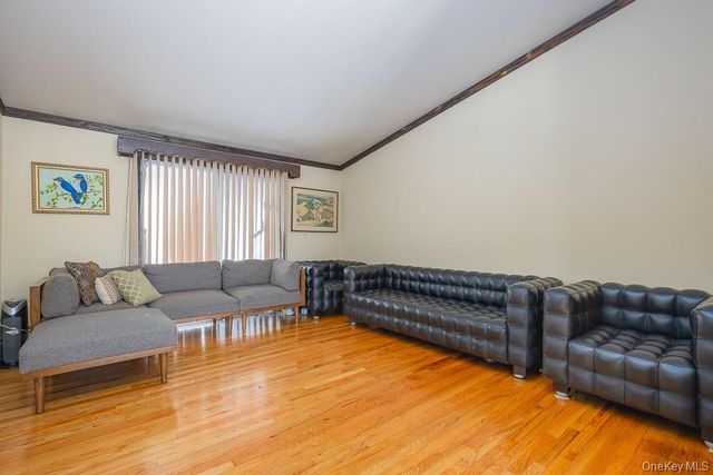 75 Tennyson Drive, Nanuet, NY 10954