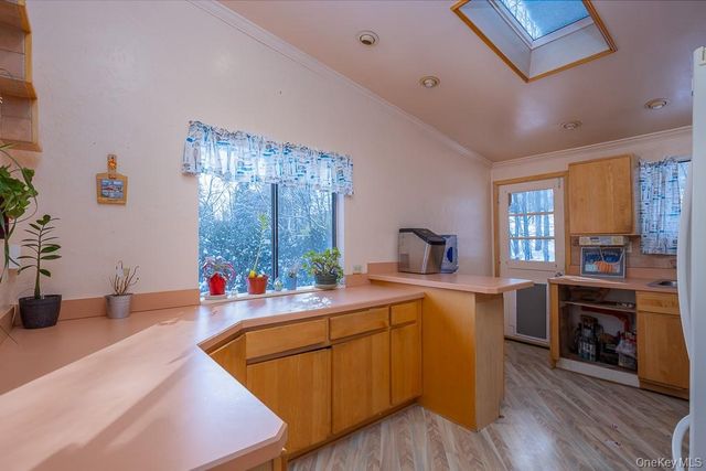 75 Tennyson Drive, Nanuet, NY 10954