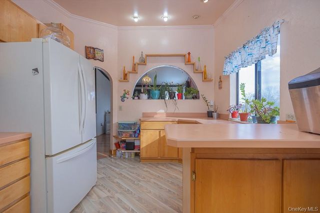 75 Tennyson Drive, Nanuet, NY 10954