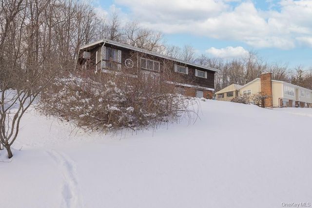 75 Tennyson Drive, Nanuet, NY 10954