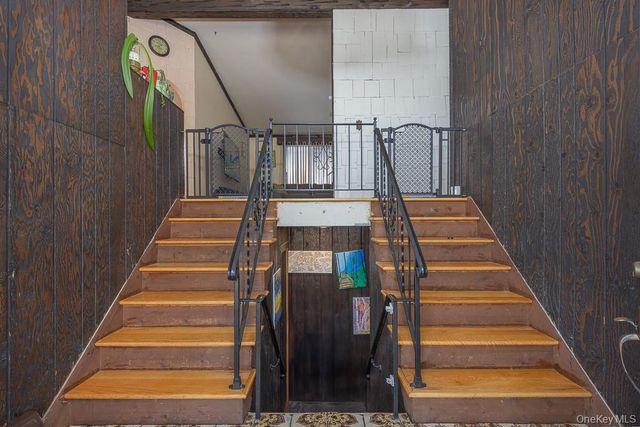 75 Tennyson Drive, Nanuet, NY 10954