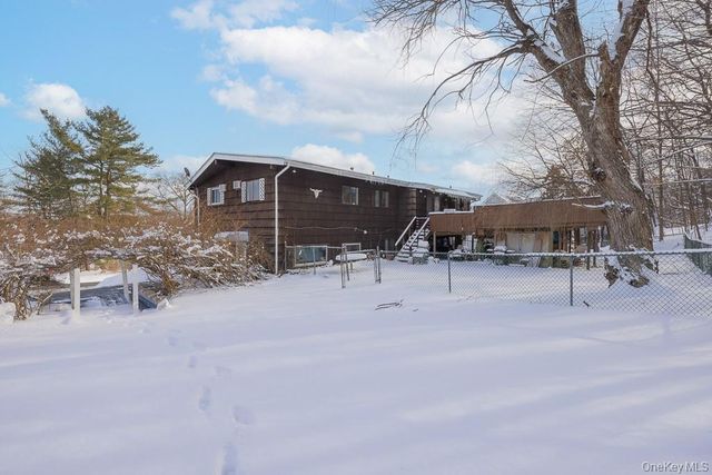 75 Tennyson Drive, Nanuet, NY 10954