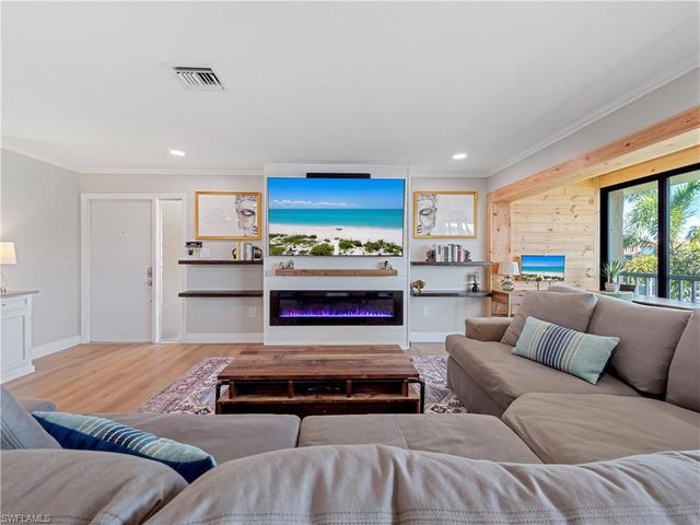 4105 19th PL 201, Cape Coral, FL 33904