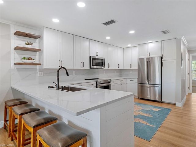 4105 19th PL 201, Cape Coral, FL 33904