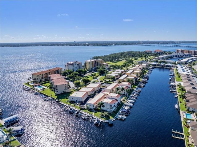 4105 19th PL 201, Cape Coral, FL 33904