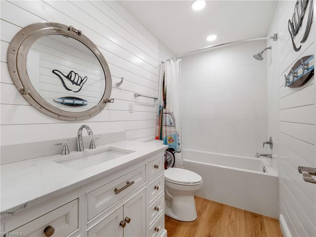 4105 19th PL 201, Cape Coral, FL 33904