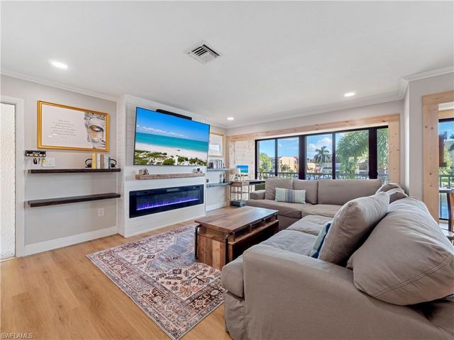 4105 19th PL 201, Cape Coral, FL 33904