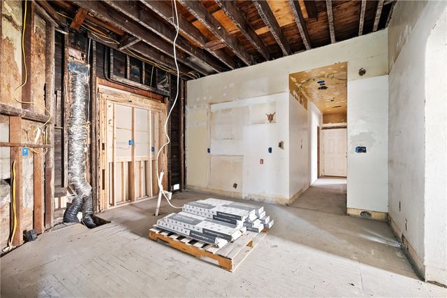 1008 Chartiers Ave, Elliott, PA 15220