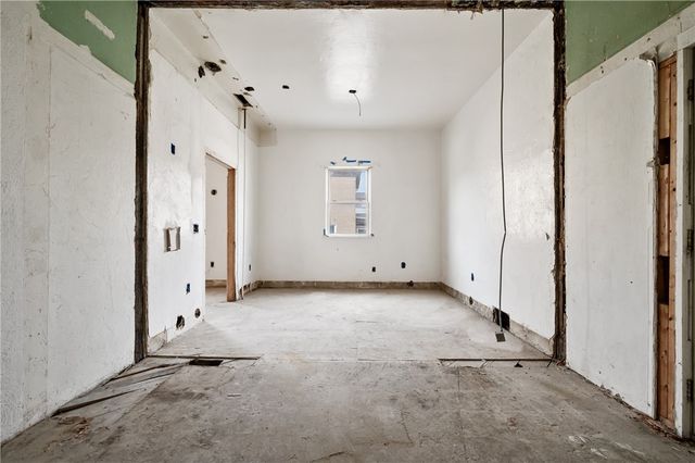 1008 Chartiers Ave, Elliott, PA 15220