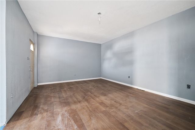 1008 Chartiers Ave, Elliott, PA 15220